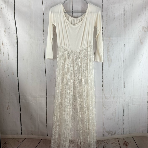 Lace maternity long sleeve open split gown - Picture 2 of 10